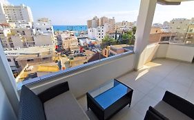 Sunny Daze Seaview Apartment